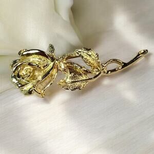 Gerry’s Gold Tone Rose Brooch Pin Signed Floral – Romantic Classic Vintage Style